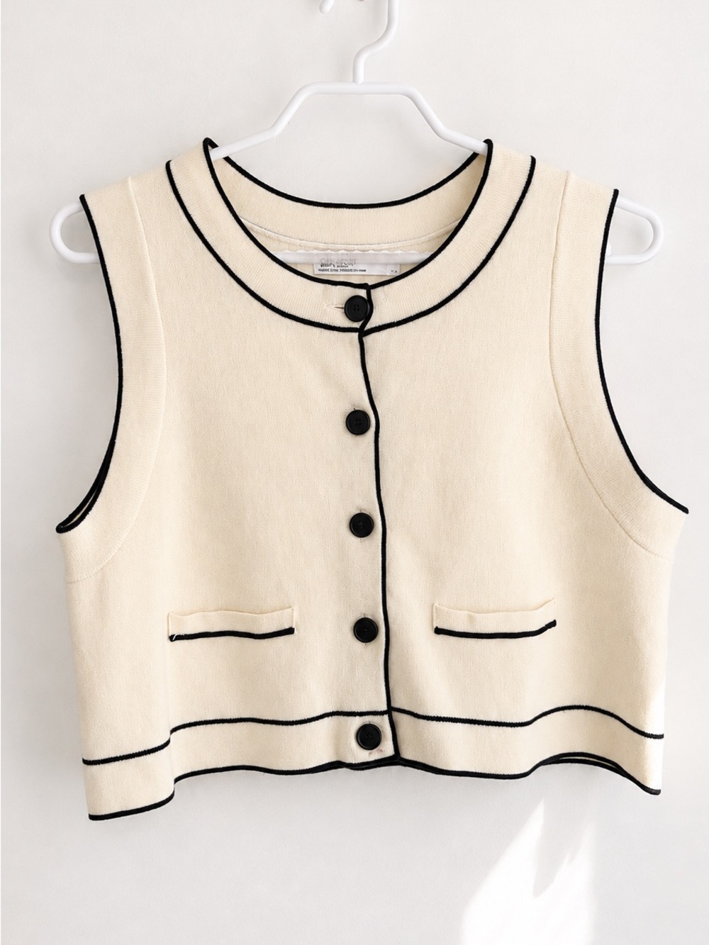 Oak & Fort - Cream Knit Cropped Vest with Black Trim (small)